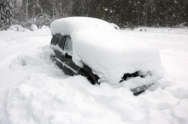 Швед вижив після 2 місяців, проведених в заваленій снігом машині