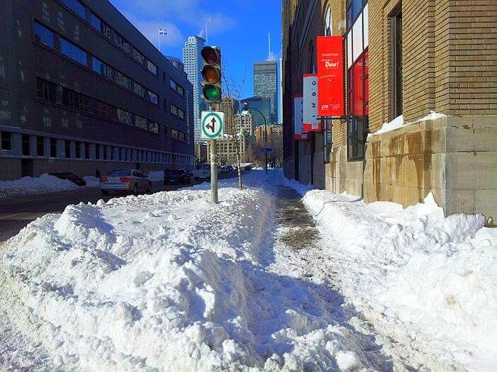 Як чистять сніг у Канаді