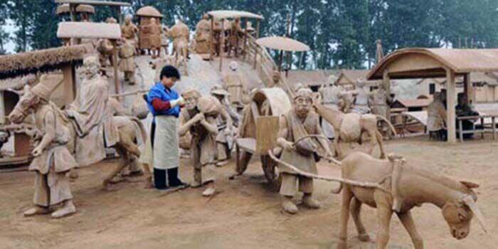 Парк глиняних скульптур в Китаї