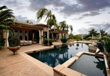 Строит загородной дом самим, или купить готовый